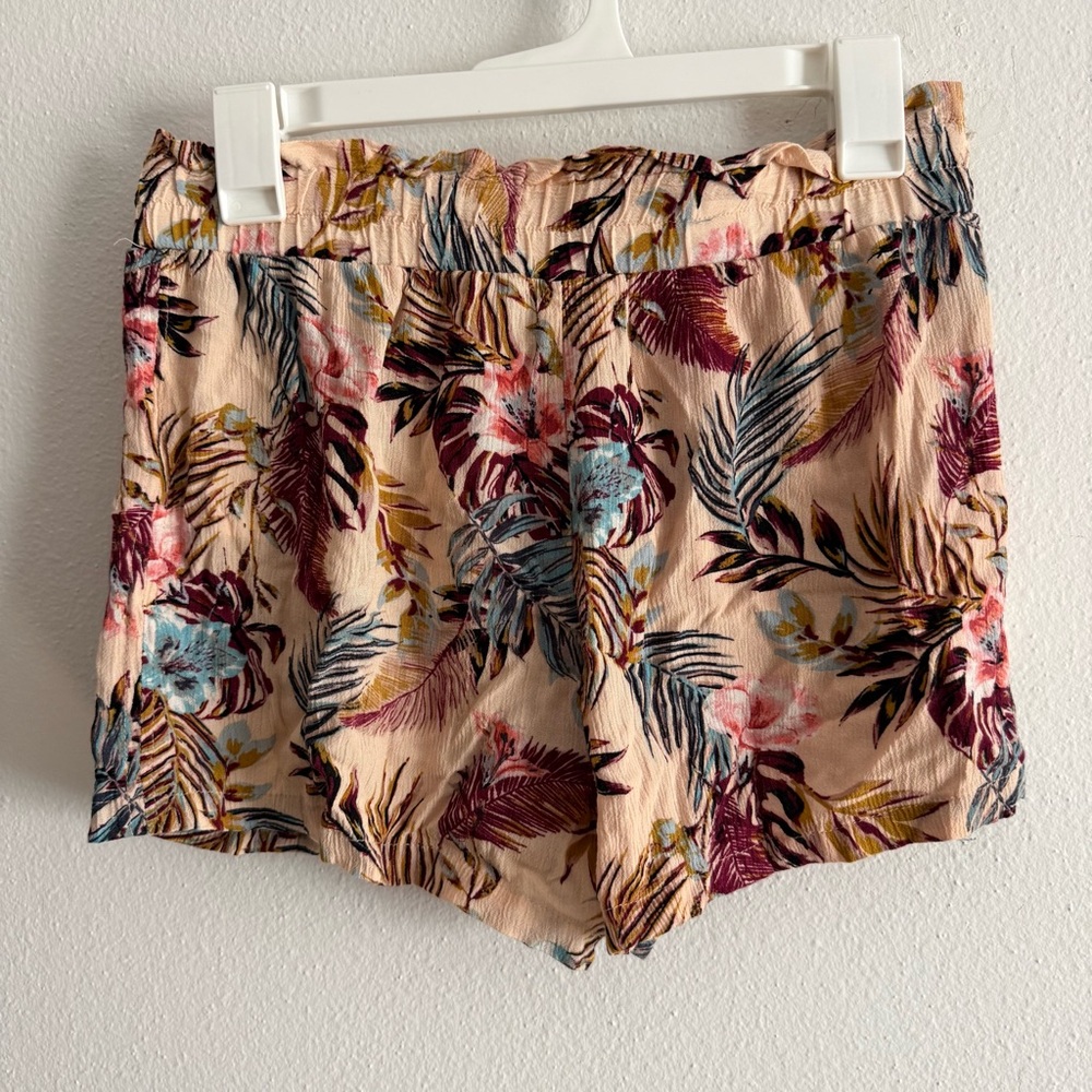 Jolt • Floral Print Shorts w Belt • Women’s Medium - Picture 3 of 9